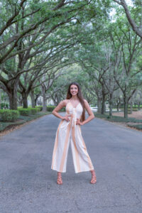 oviedo senior girl at Cypress Grove park for her senior photo session