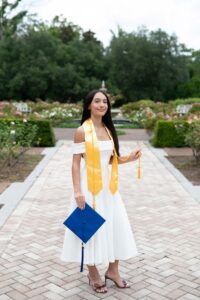 Senior girl portrait session outside in Orlando.